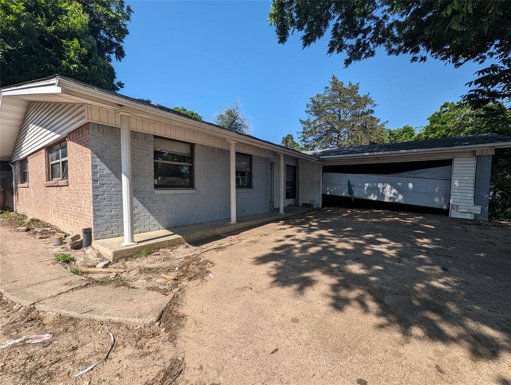 Dallas, TX 75229,3011 Royal Lane