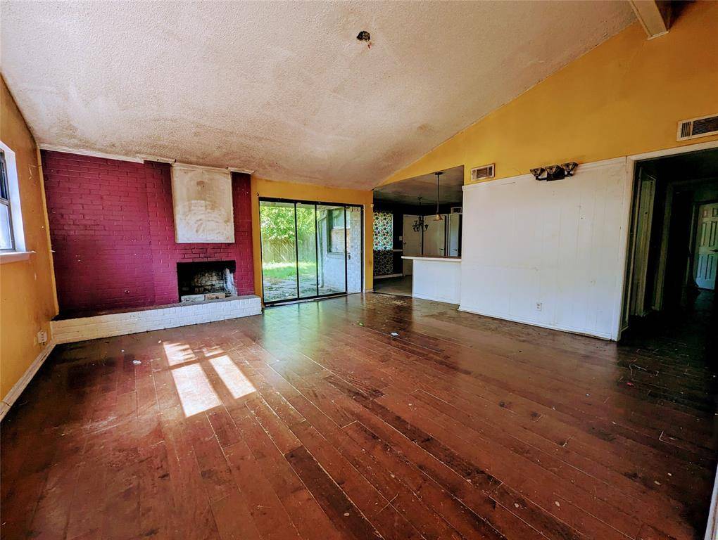 Dallas, TX 75229,3011 Royal Lane