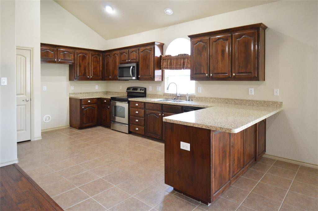 Denton, TX 76226,3304 stonecrop Trail