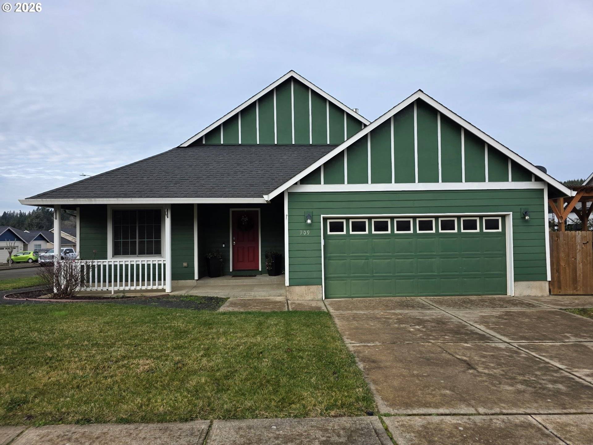 Silverton, OR 97381,909 TRAVIS DR
