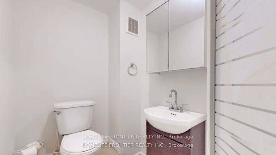 Richmond Hill, ON L4C 3P9,201 Centre ST W