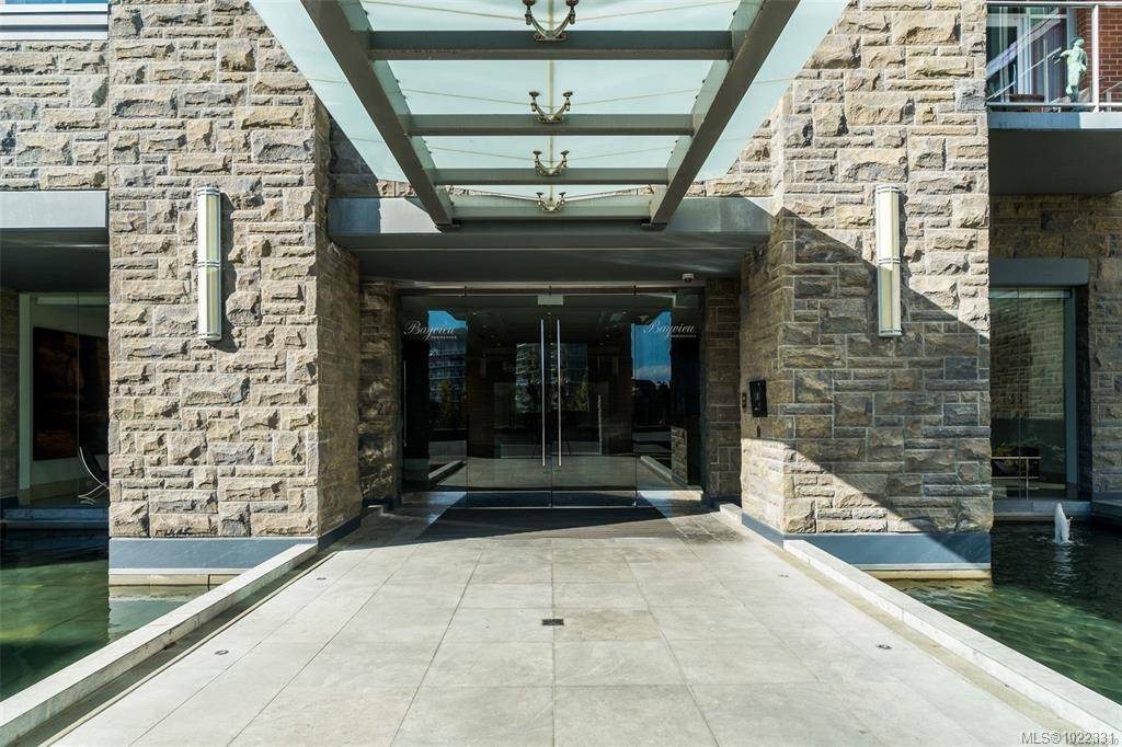 Victoria, BC V9A 0A1,100 Saghalie Rd #213