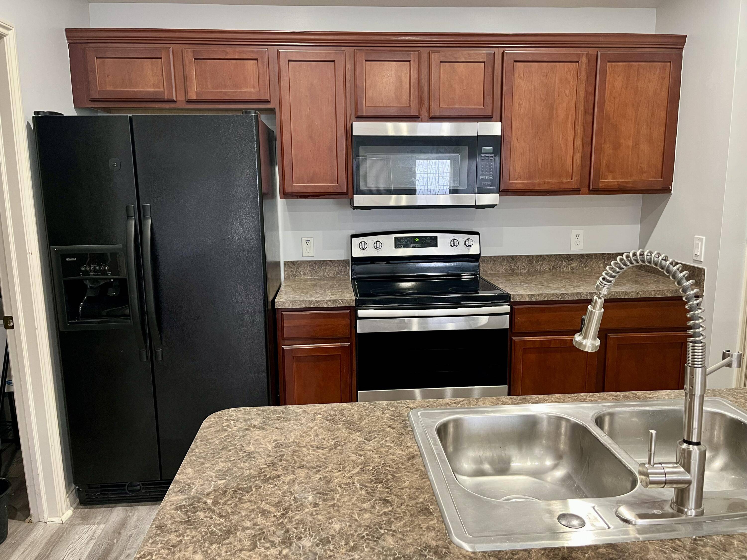 Detroit, MI 48215,13335 St Ervin AVE #21