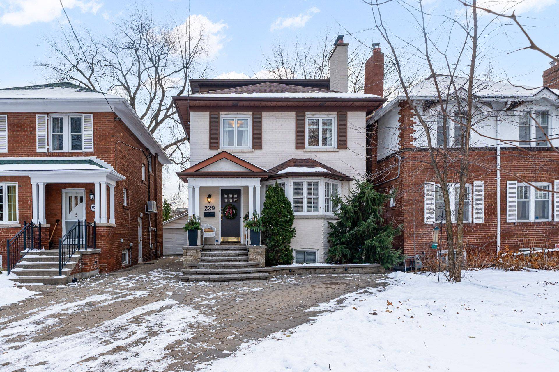 Toronto C04, ON M4R 1P4,229 Glengrove AVE W