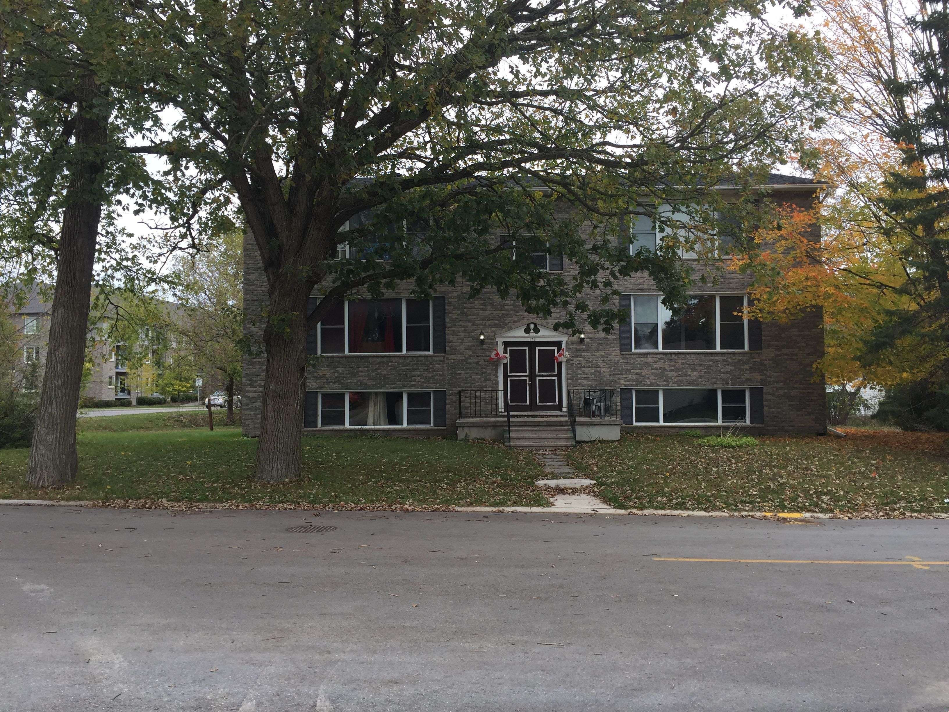 Carleton Place, ON K7C 2G9,173 Park AVE #2