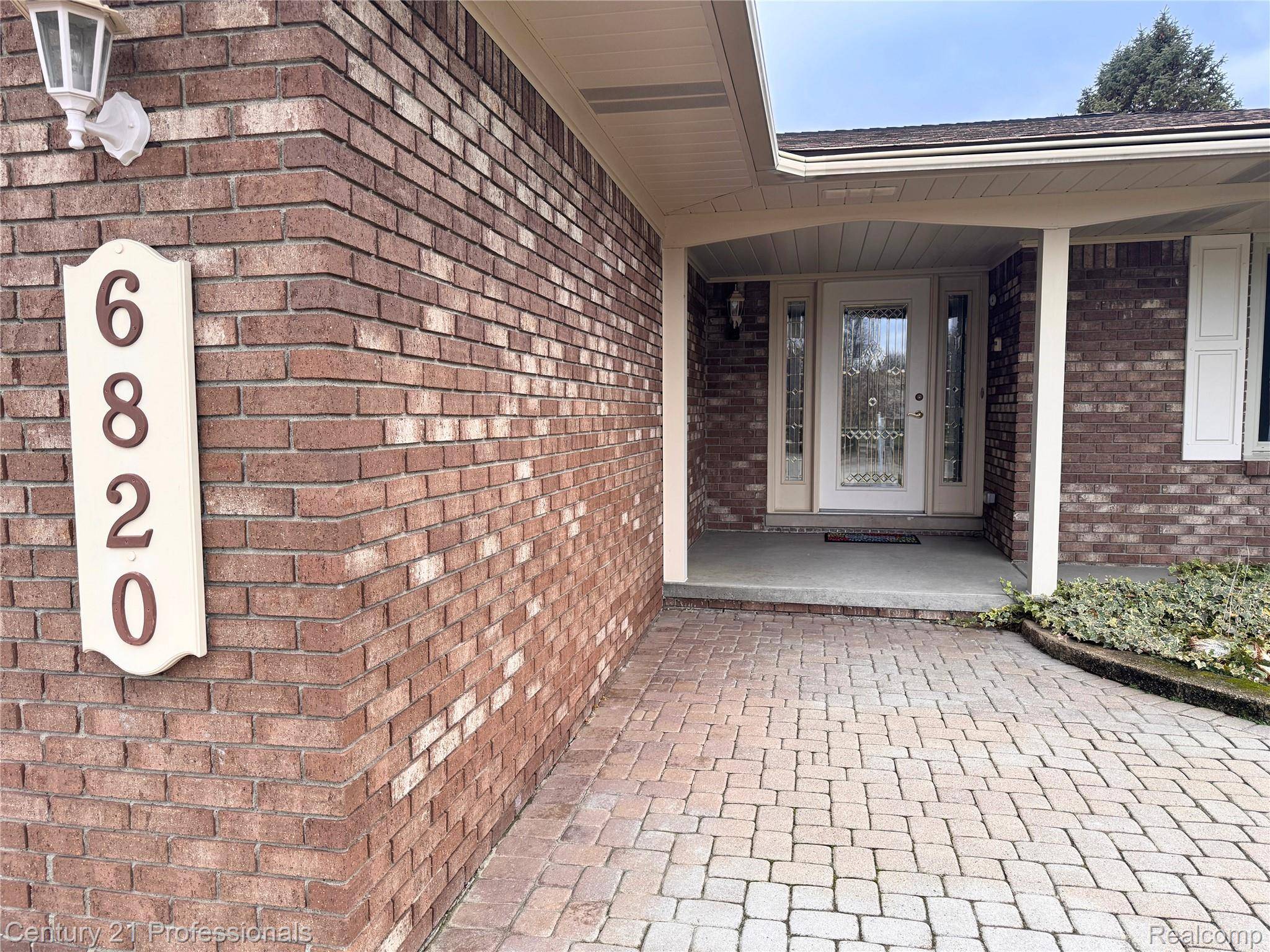 Troy, MI 48085,6820 Emerald Shores DR