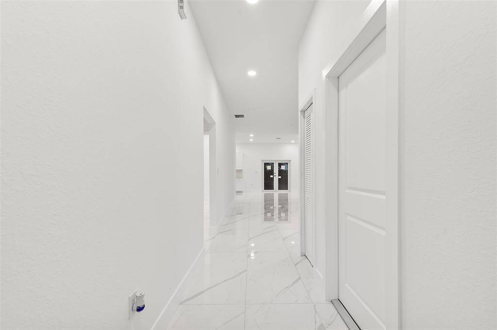 Fort Lauderdale, FL 33311,2407 NW 8th st