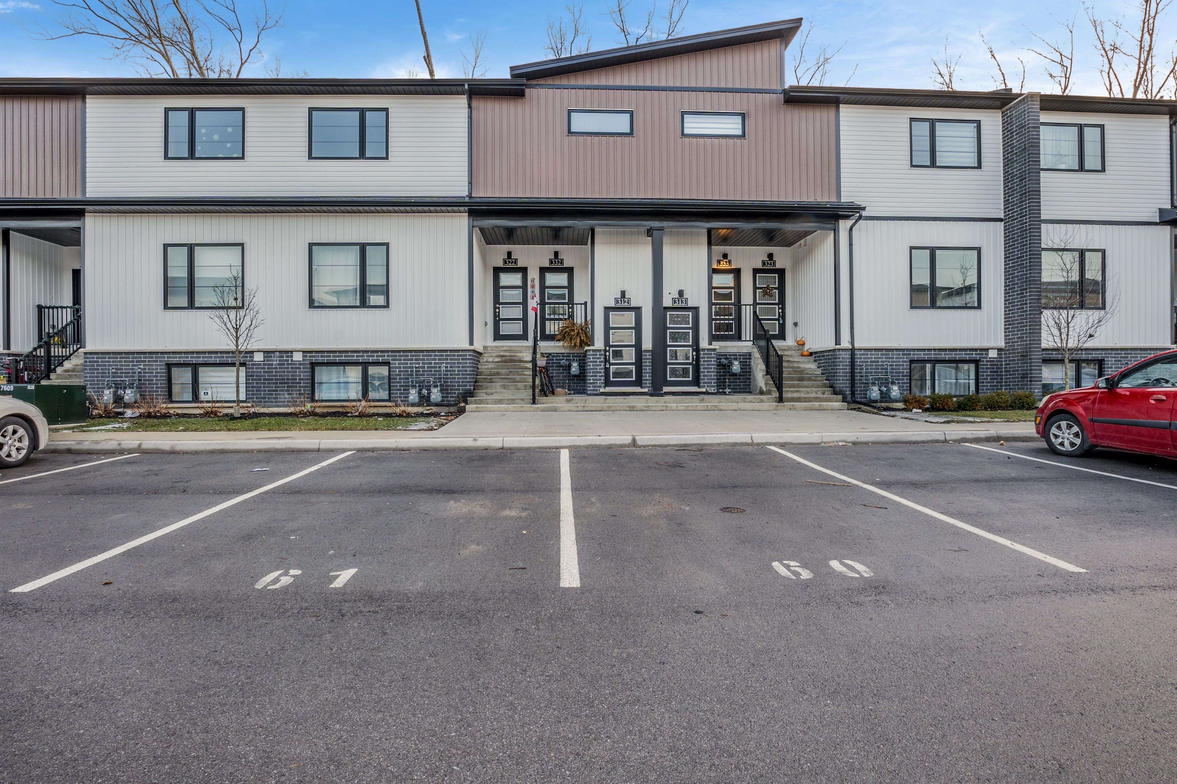 Niagara Falls, ON L2E 0C2,4263 FOURTH AVE #UNIT 332