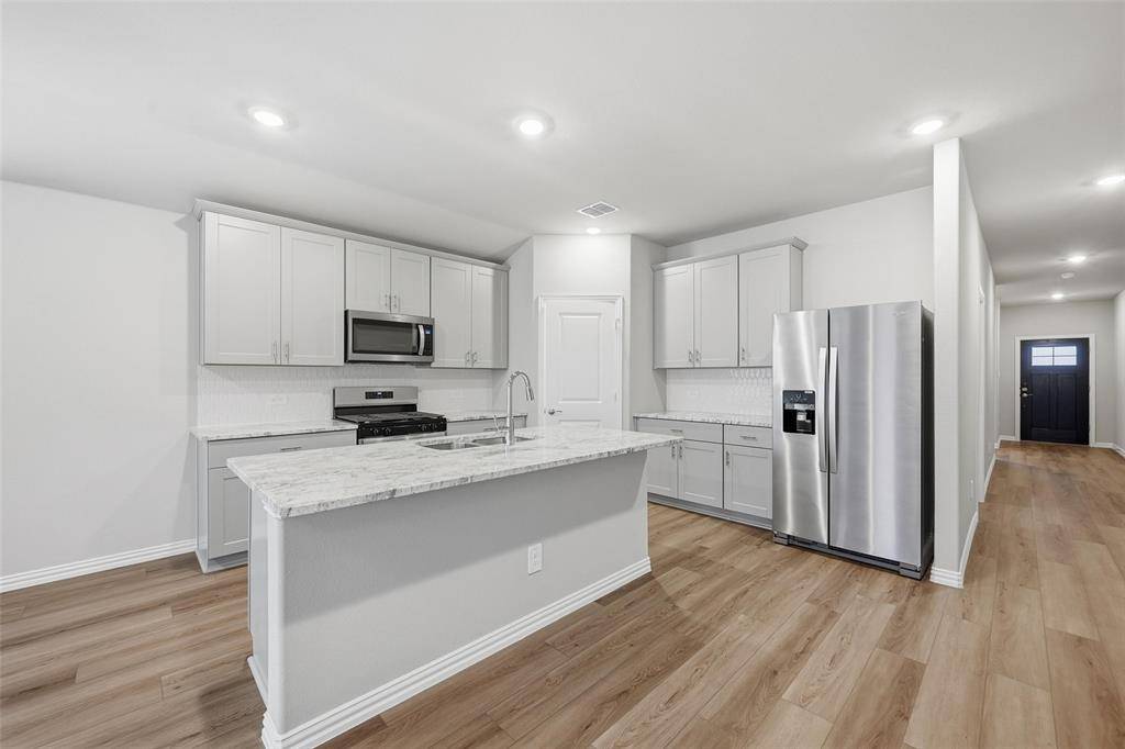 Mckinney, TX 75069,413 Midnight Oak Drive