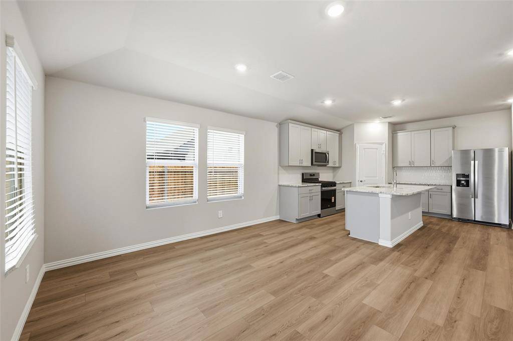 Mckinney, TX 75069,413 Midnight Oak Drive