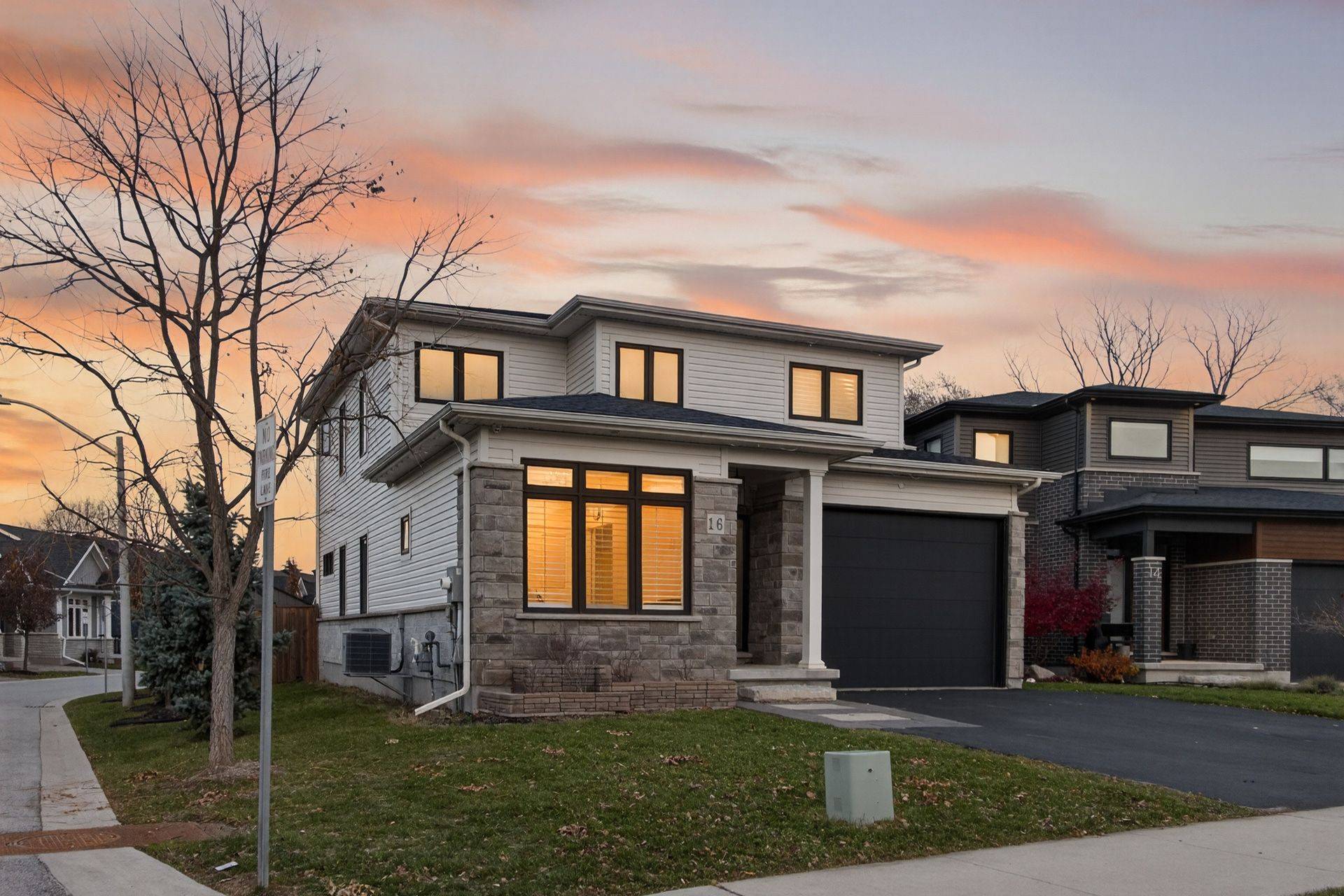 St. Catharines, ON L2N 0B1,16 Olde School CT