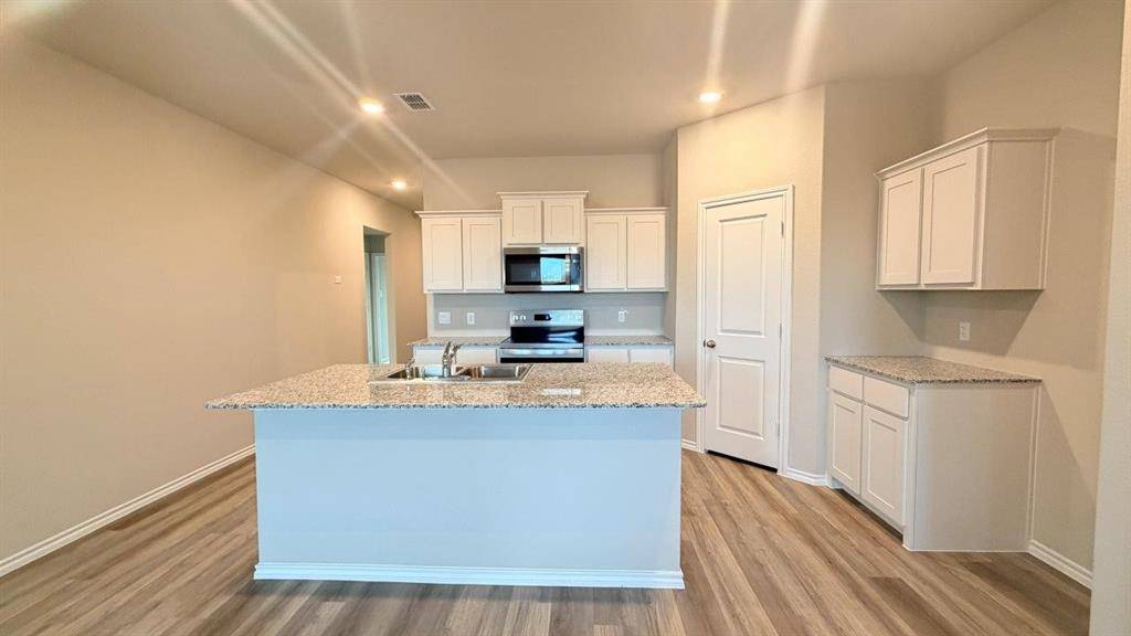 Cleburne, TX 76033,568 MARSH Street