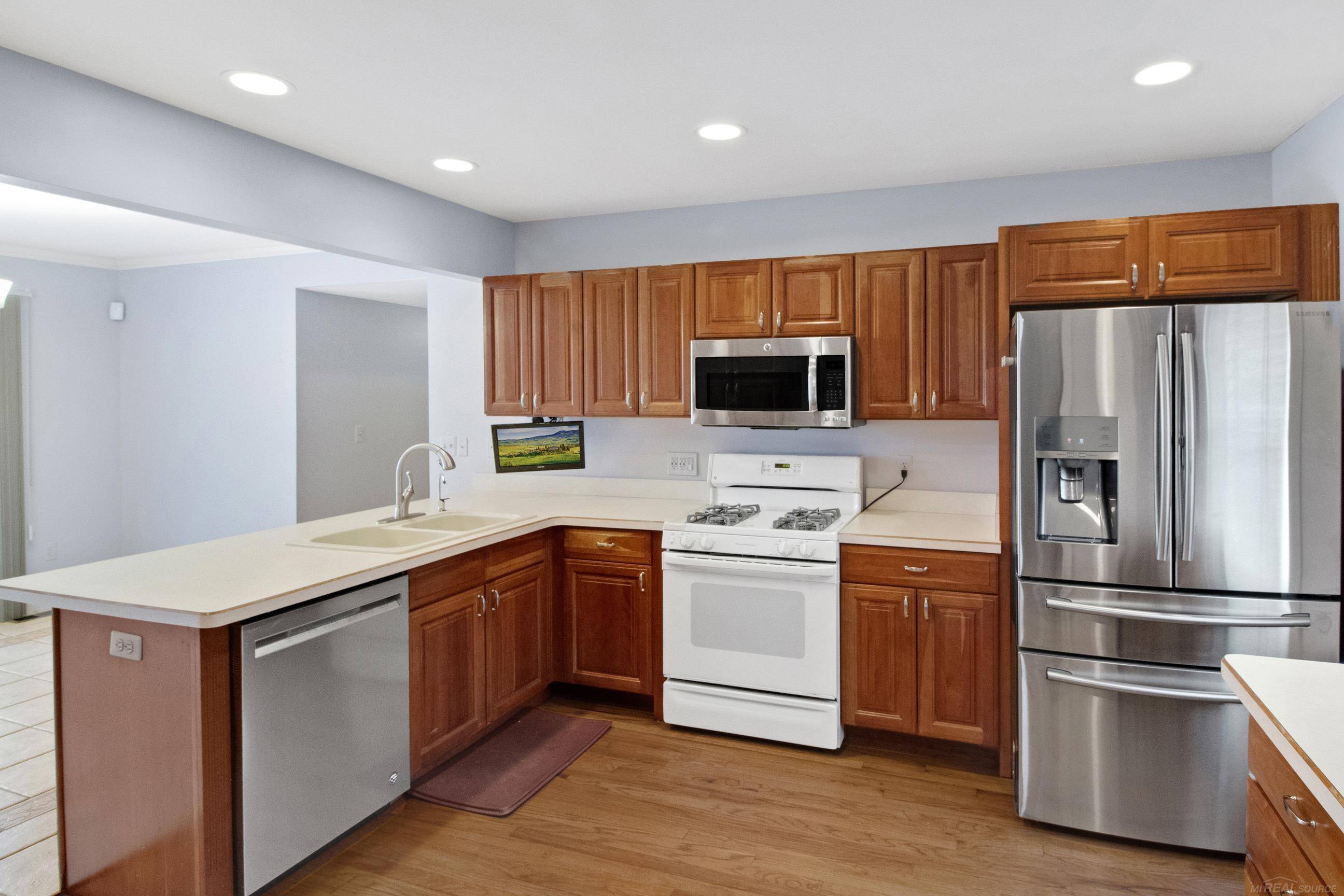 Macomb, MI 48042,50496 N North AVE