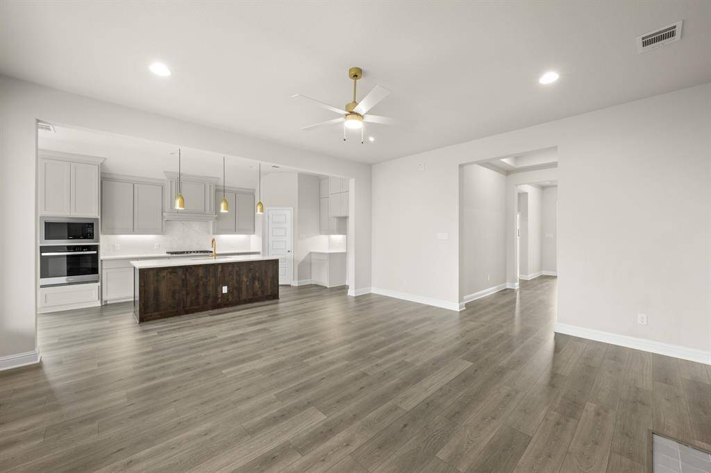 Mcgregor, TX 76657,517 Geyser Trail