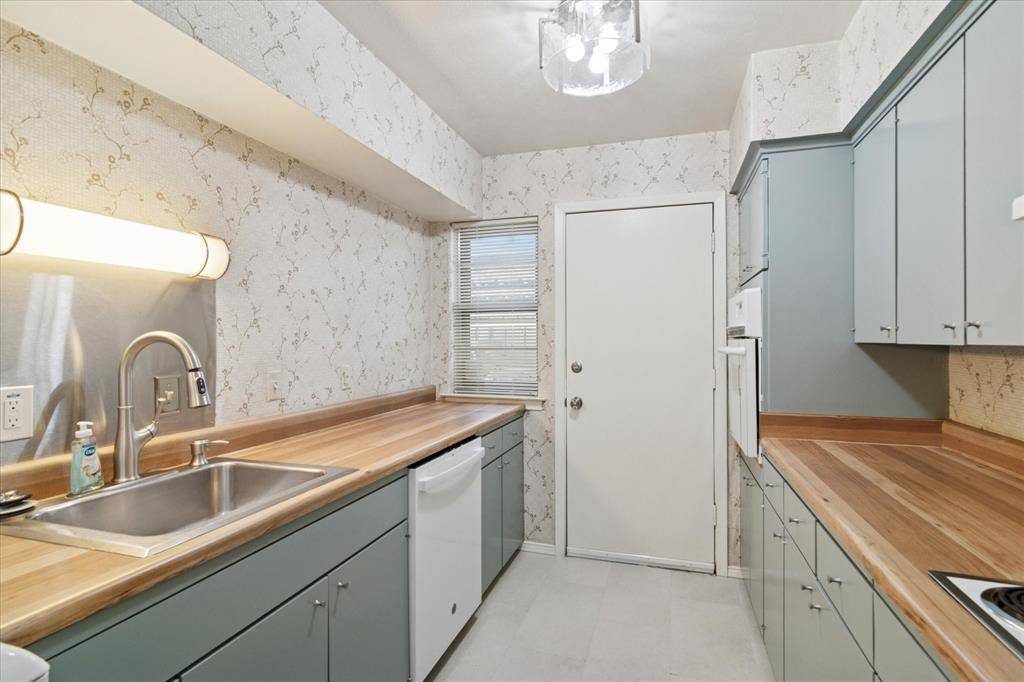 Dallas, TX 75230,11118 Valleydale Drive #A