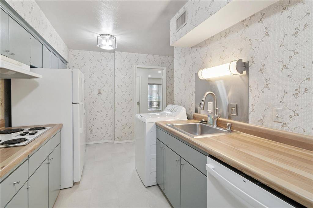 Dallas, TX 75230,11118 Valleydale Drive #A