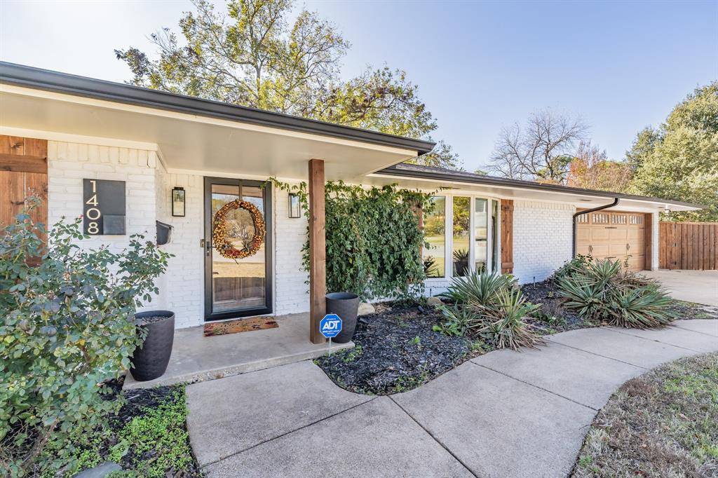 Arlington, TX 76012,1408 Comanche Court