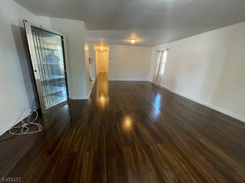 Newark City, NJ 07112,183 Chancellor Ave