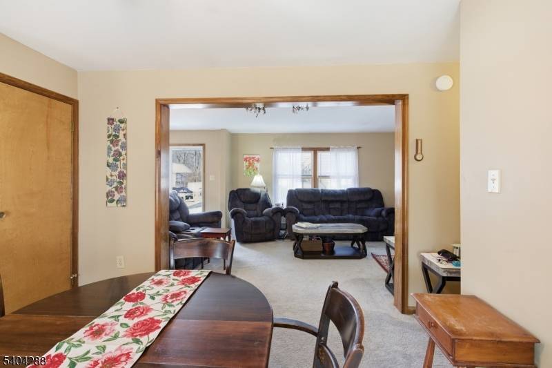 Oxford Twp., NJ 07863,81 Belvidere Ave