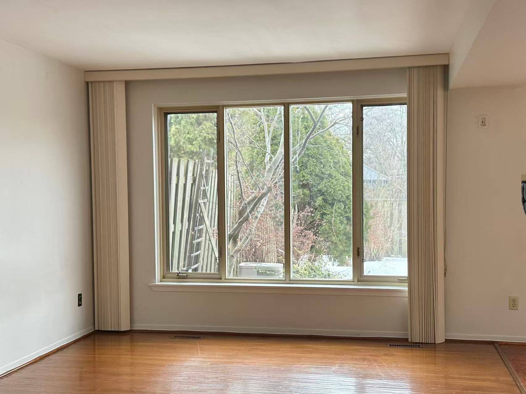 Toronto C15, ON M2J 3M9,63 Cairnside CRES