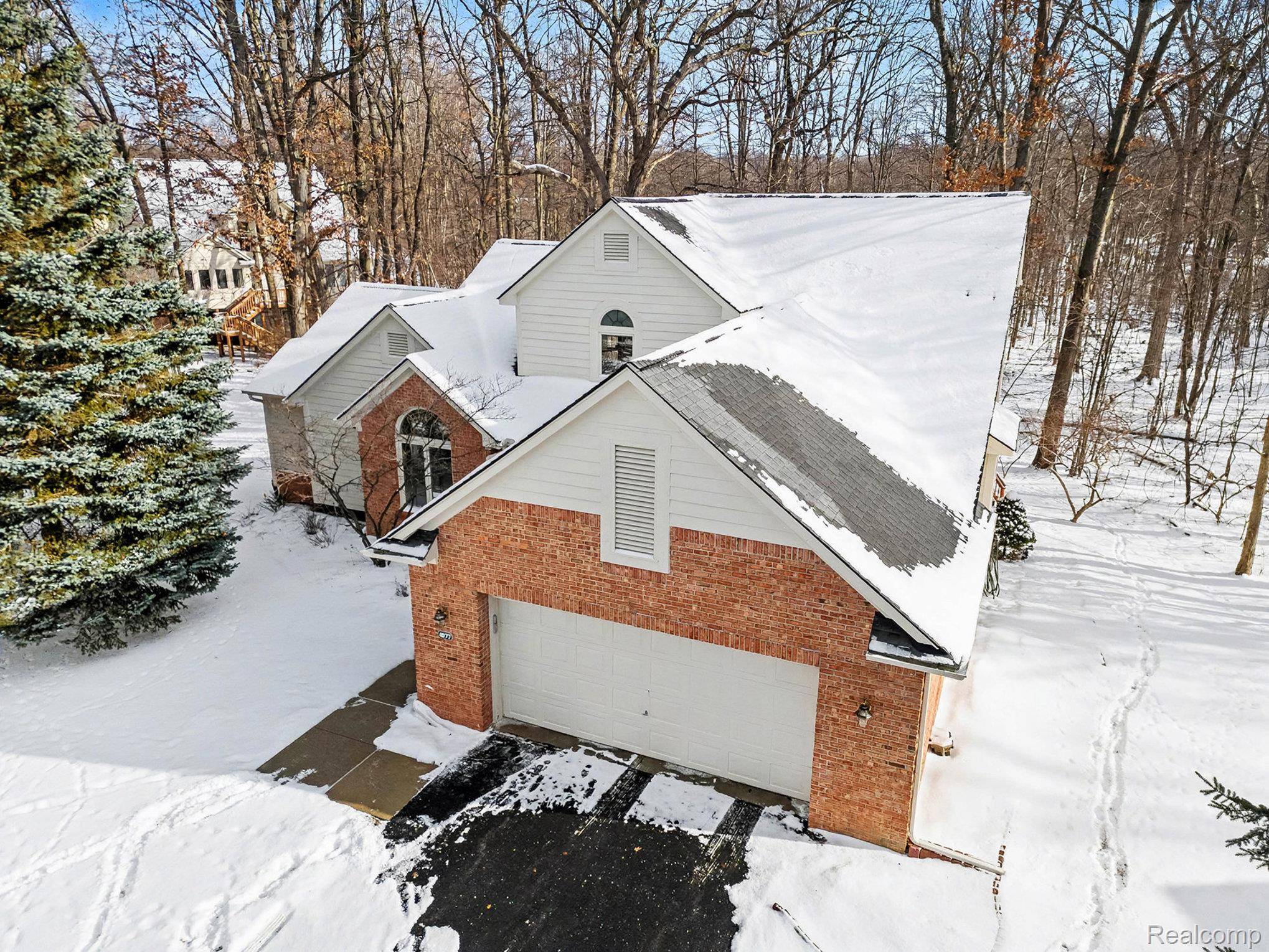 West Bloomfield, MI 48323,4977 Briarwood CIR