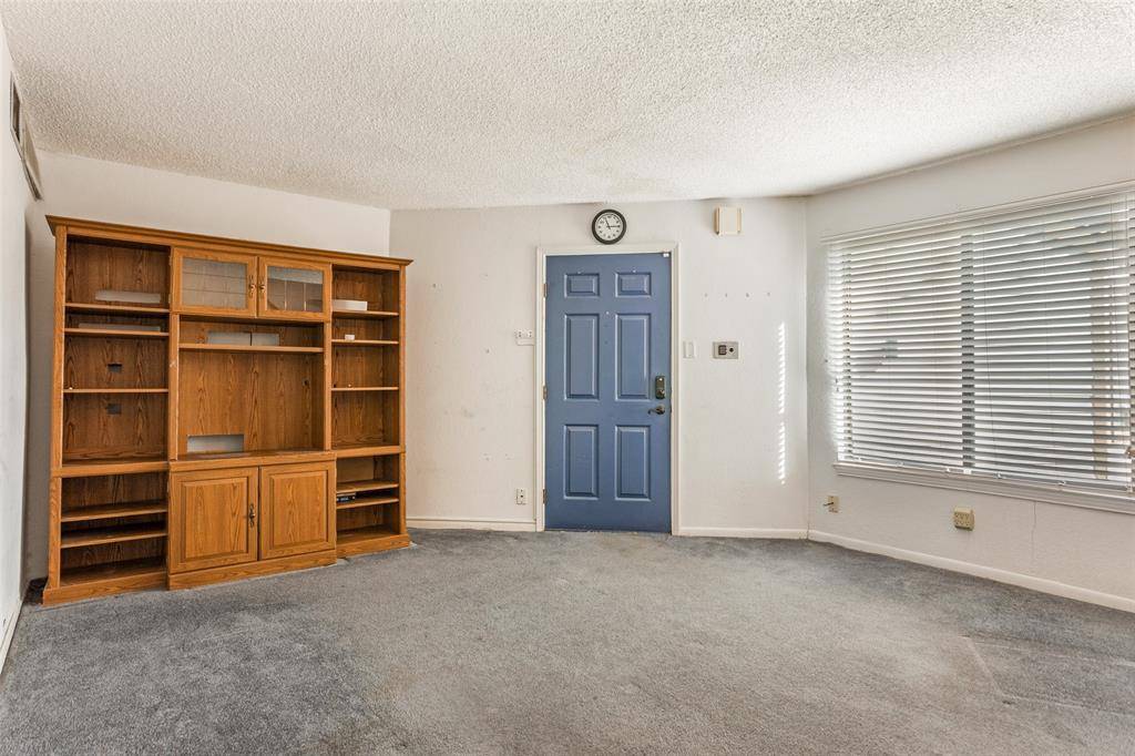 2310 Balsam Drive #B206, Arlington, TX 76006