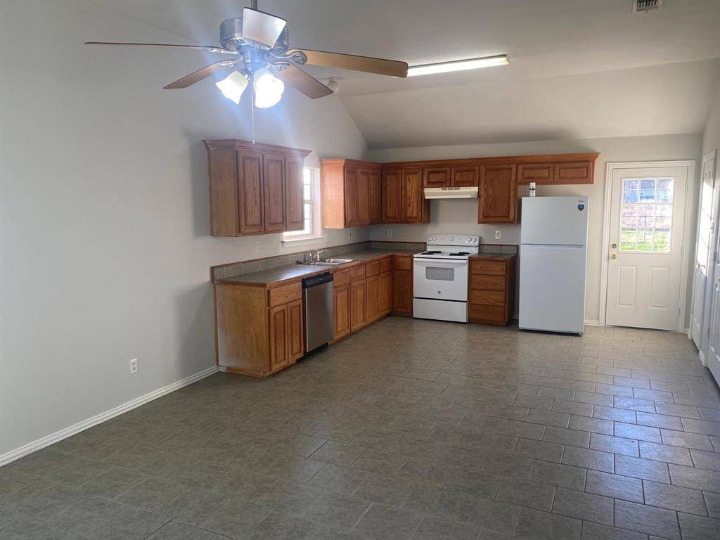 Weatherford, TX 76088,202 Blue Bell Court