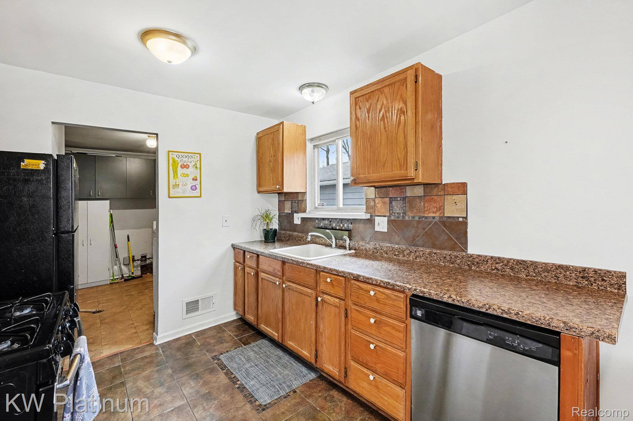 Hazel Park, MI 48030,1218 E Milton AVE