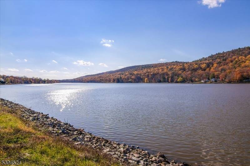 West Milford Twp., NJ 07480,11 Bushwick Ln