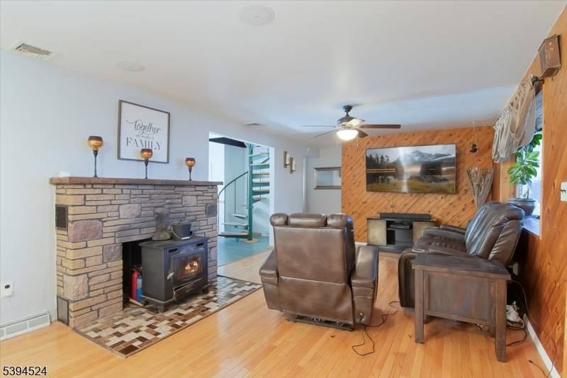 West Milford Twp., NJ 07480,11 Bushwick Ln