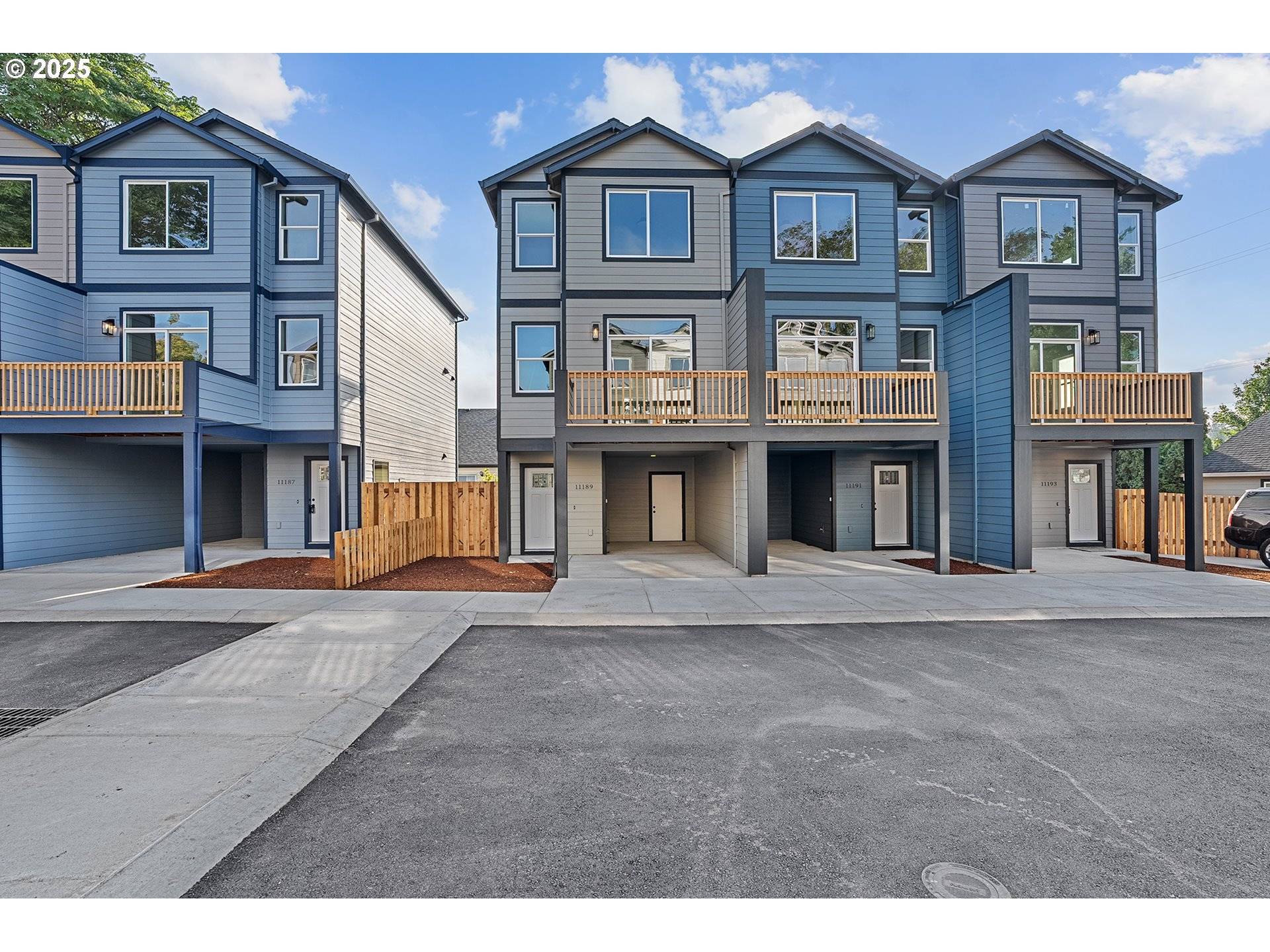 Portland, OR 97216,11189 SE STARK ST