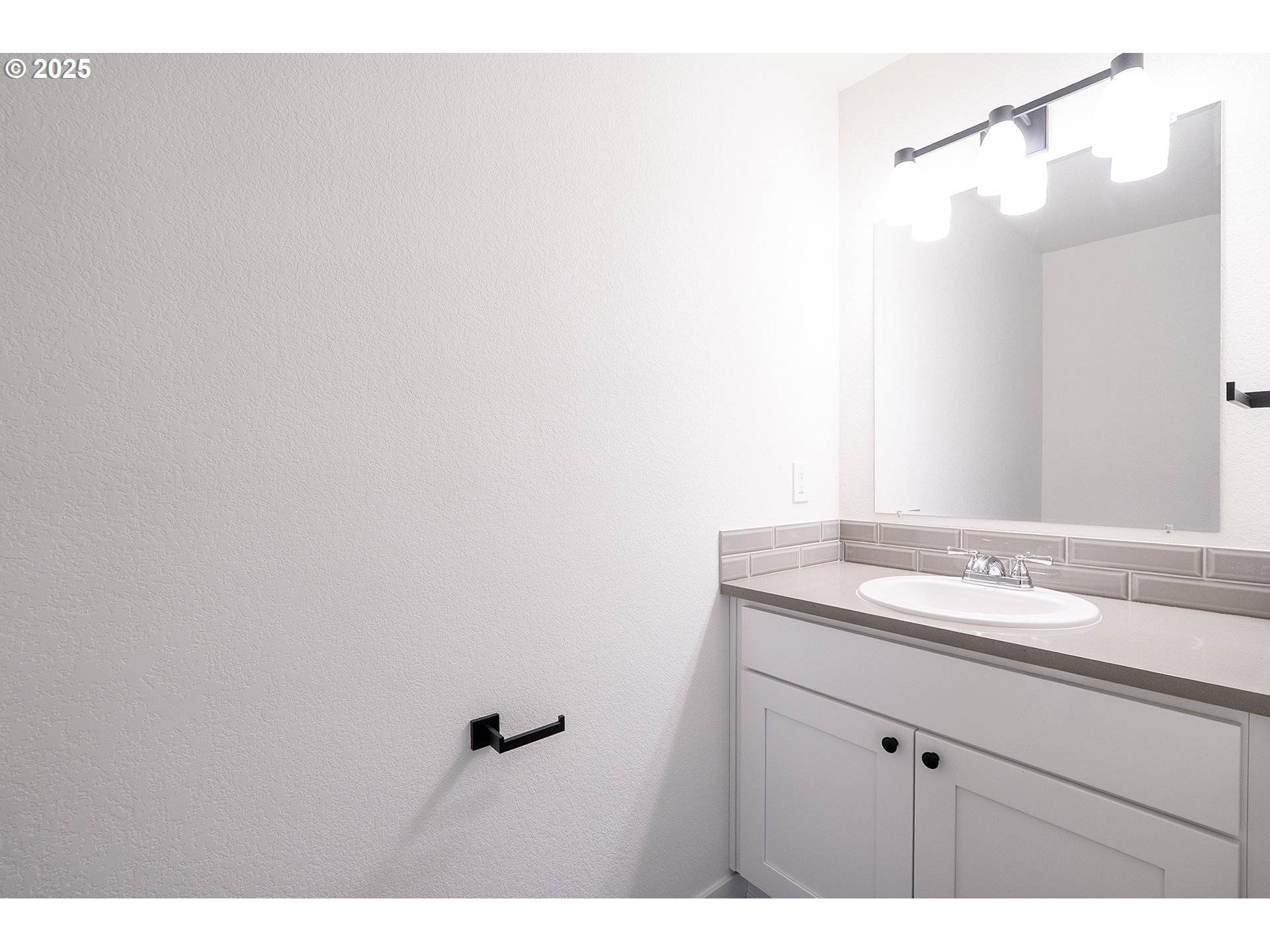 Portland, OR 97216,11189 SE STARK ST