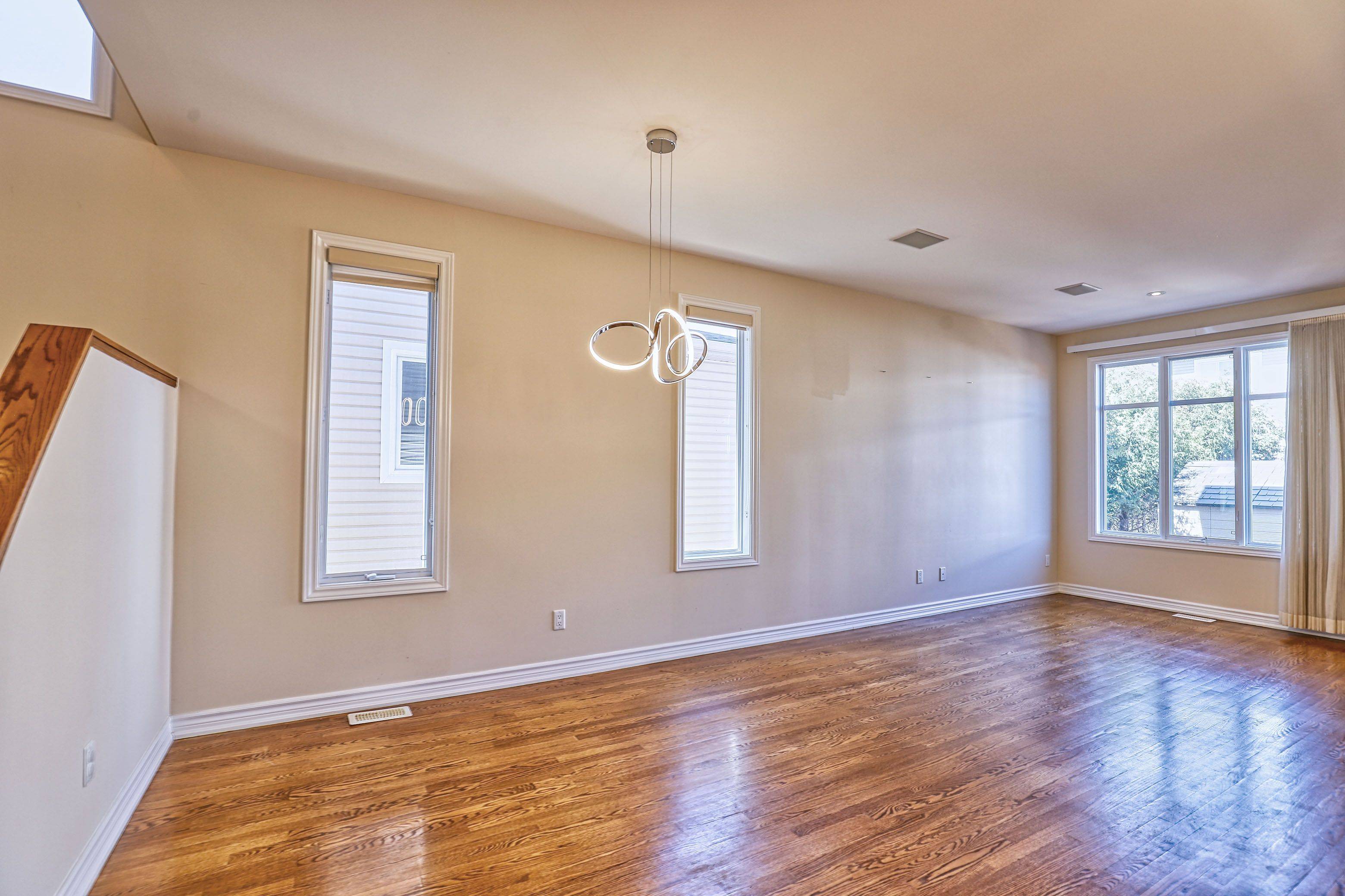 Kanata, ON K2W 0C3,226 CELTIC RIDGE CRES