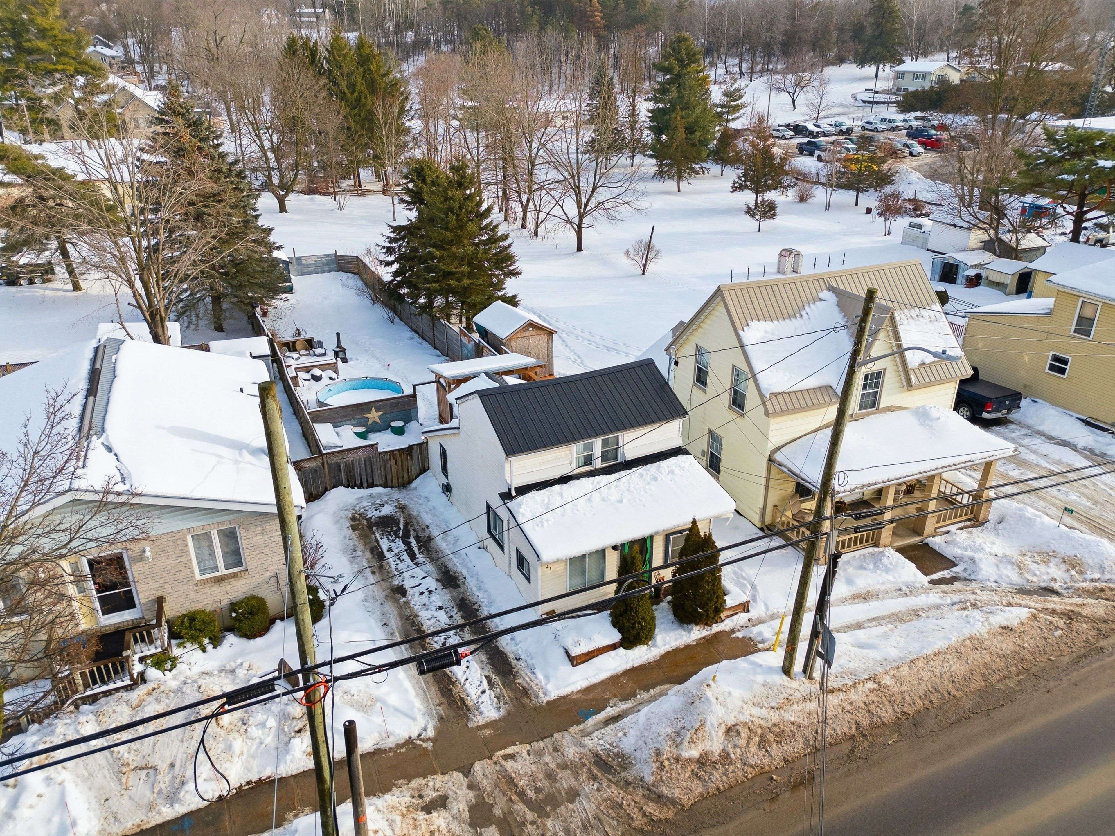 Prince Edward County, ON K0K 2T0,41 Lake ST