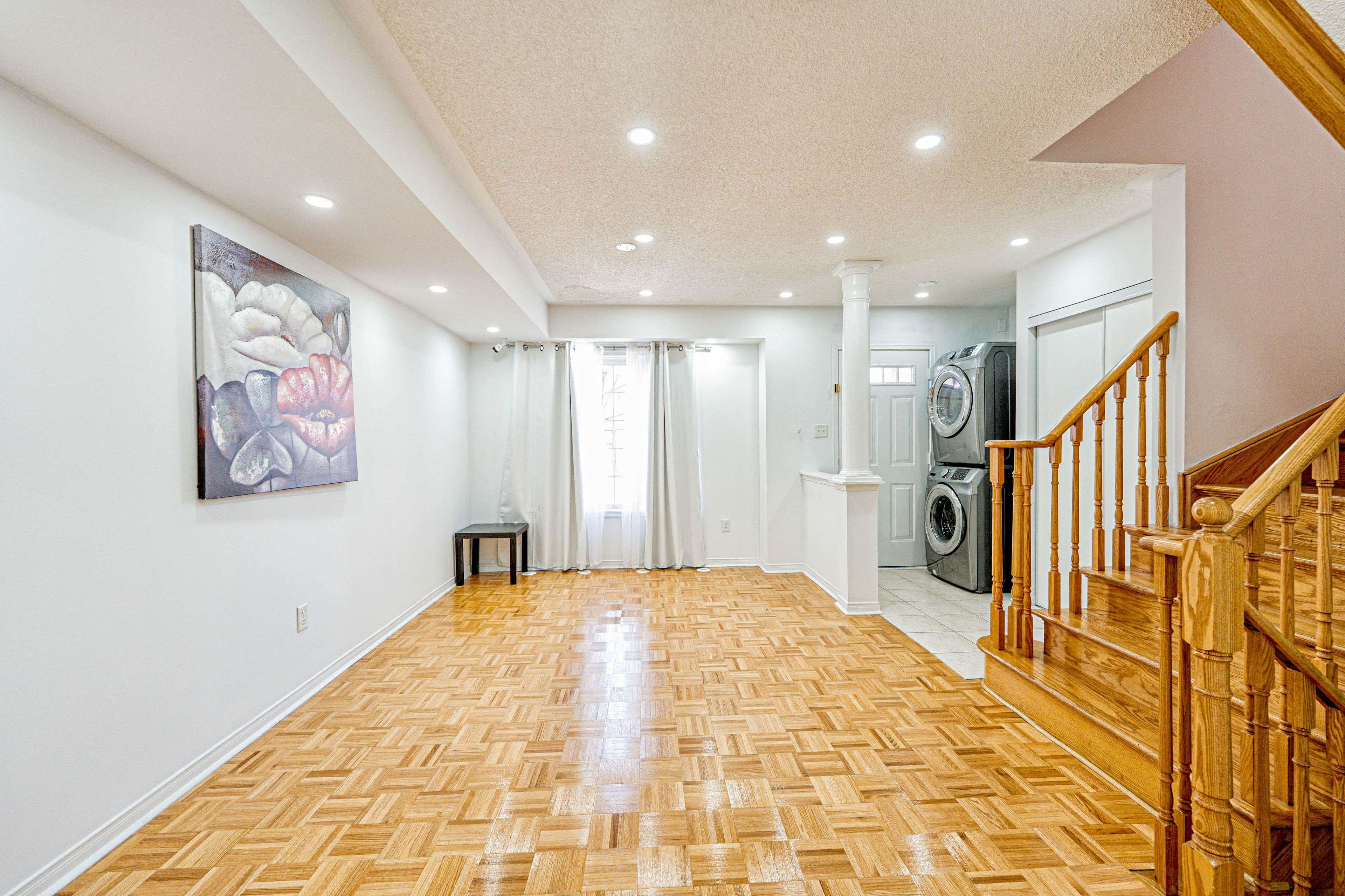 Toronto W04, ON M9N 4A2,75 Elphick LN