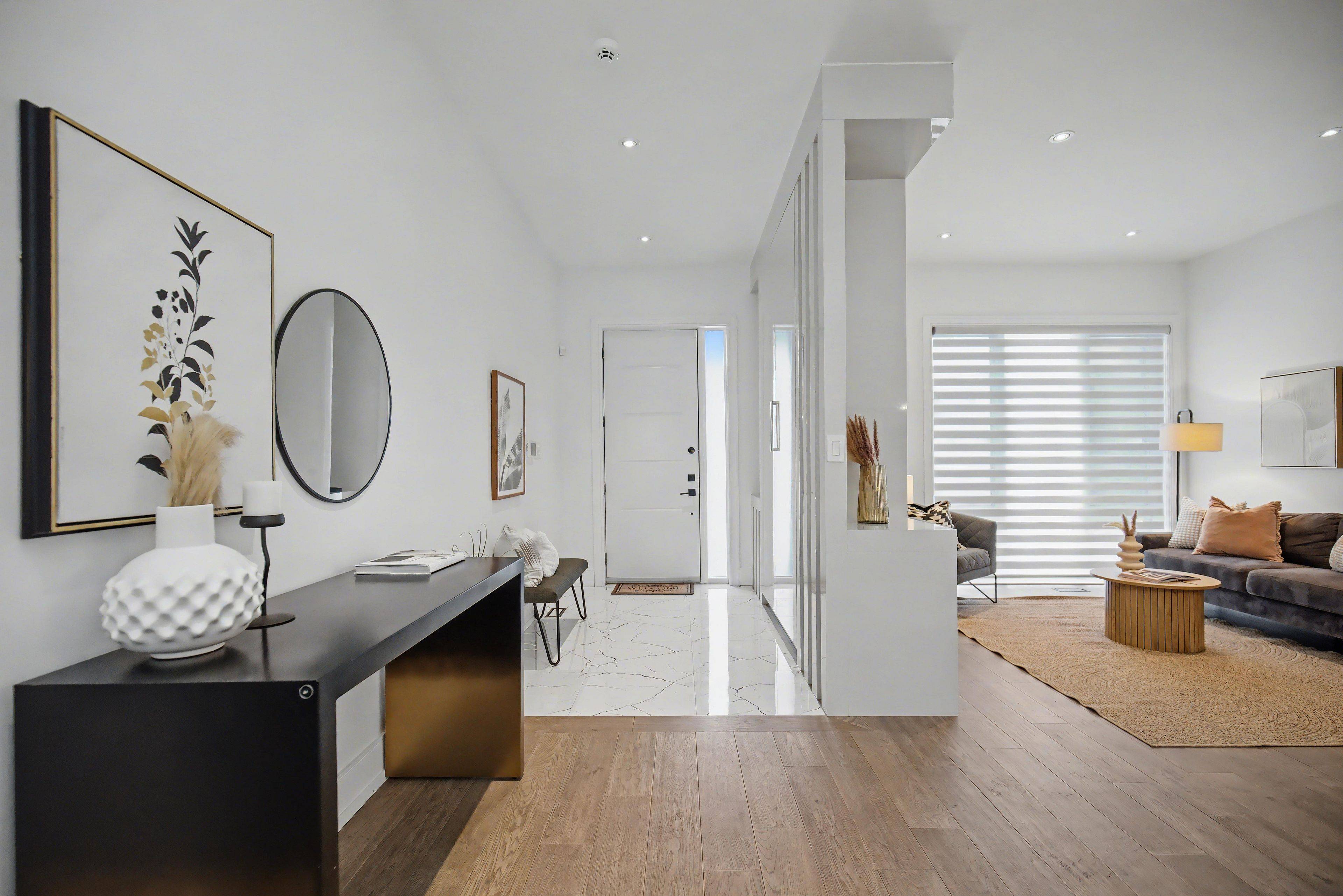 Toronto E04, ON M1R 3S4,8 Honey DR