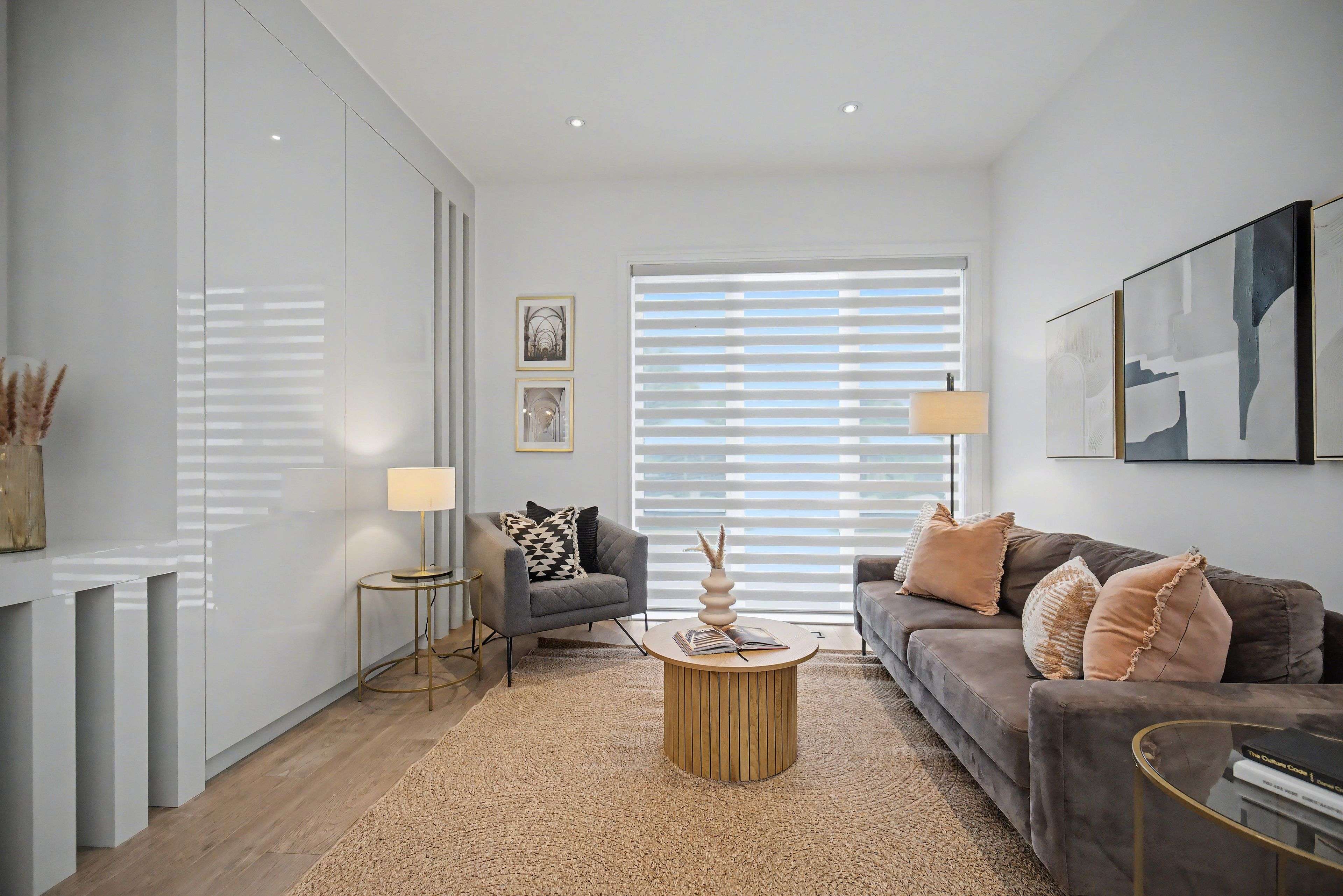 Toronto E04, ON M1R 3S4,8 Honey DR