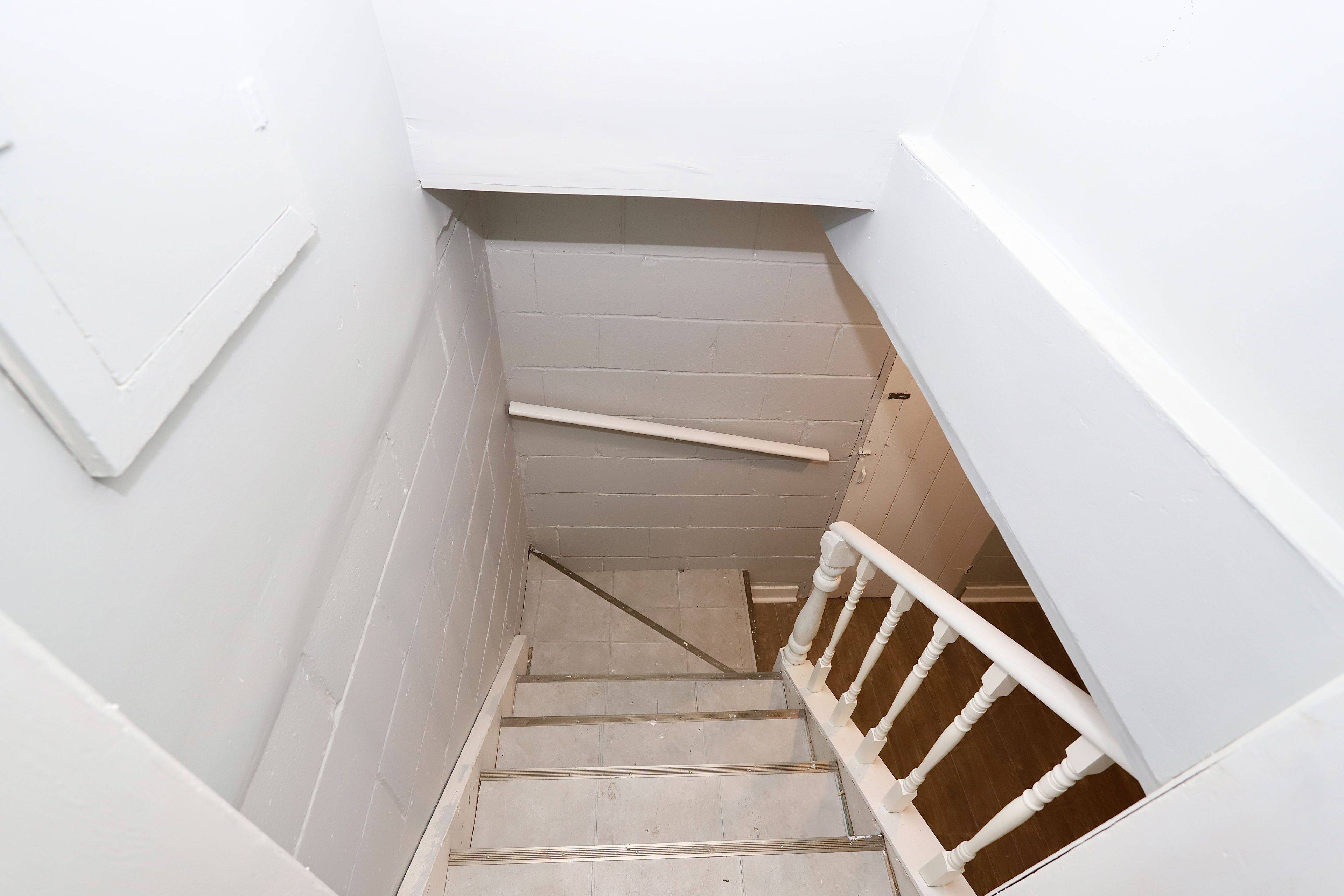 Oshawa, ON L1N 5N3,885 Myers ST