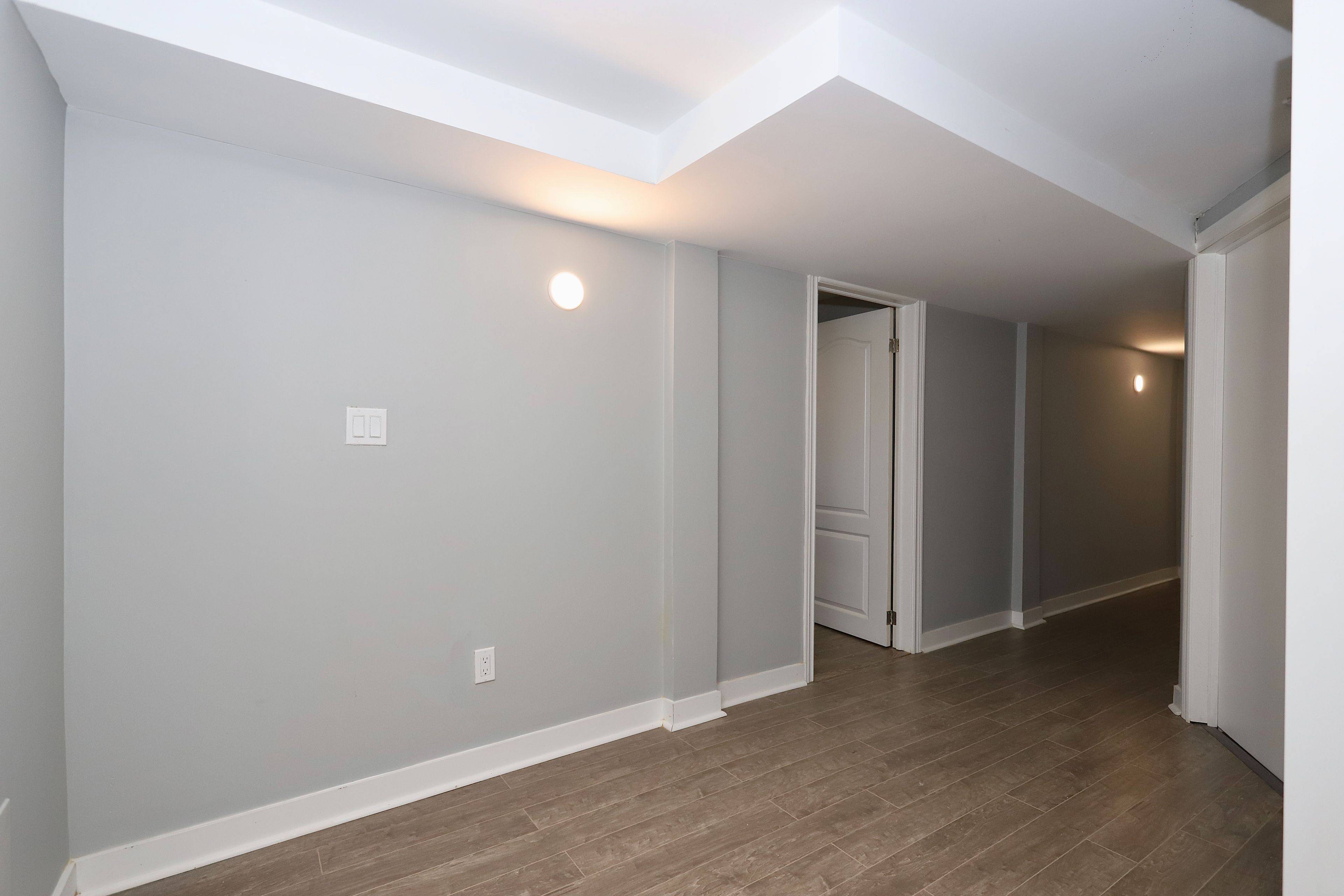 Oshawa, ON L1N 5N3,885 Myers ST