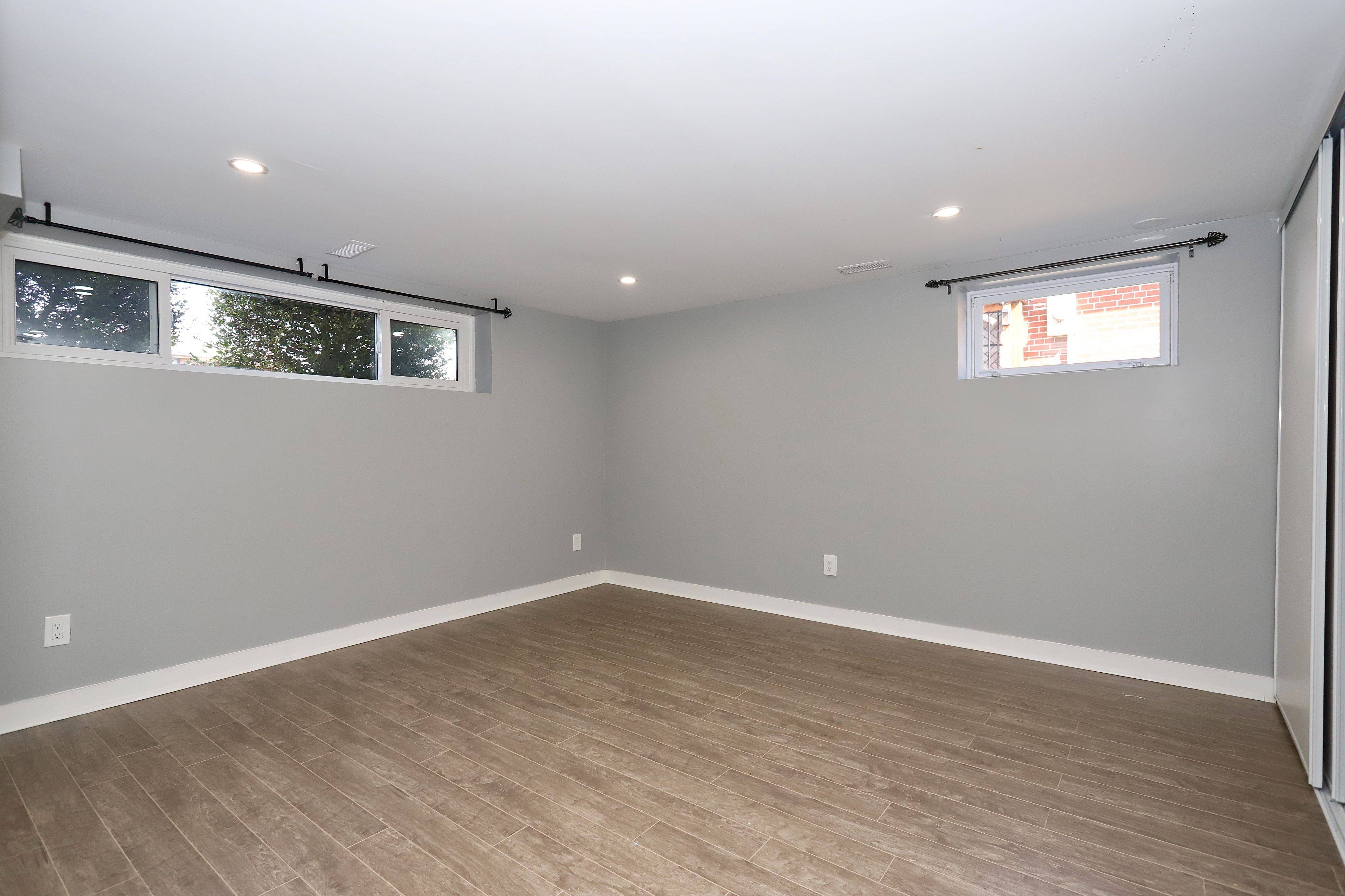 Oshawa, ON L1N 5N3,885 Myers ST