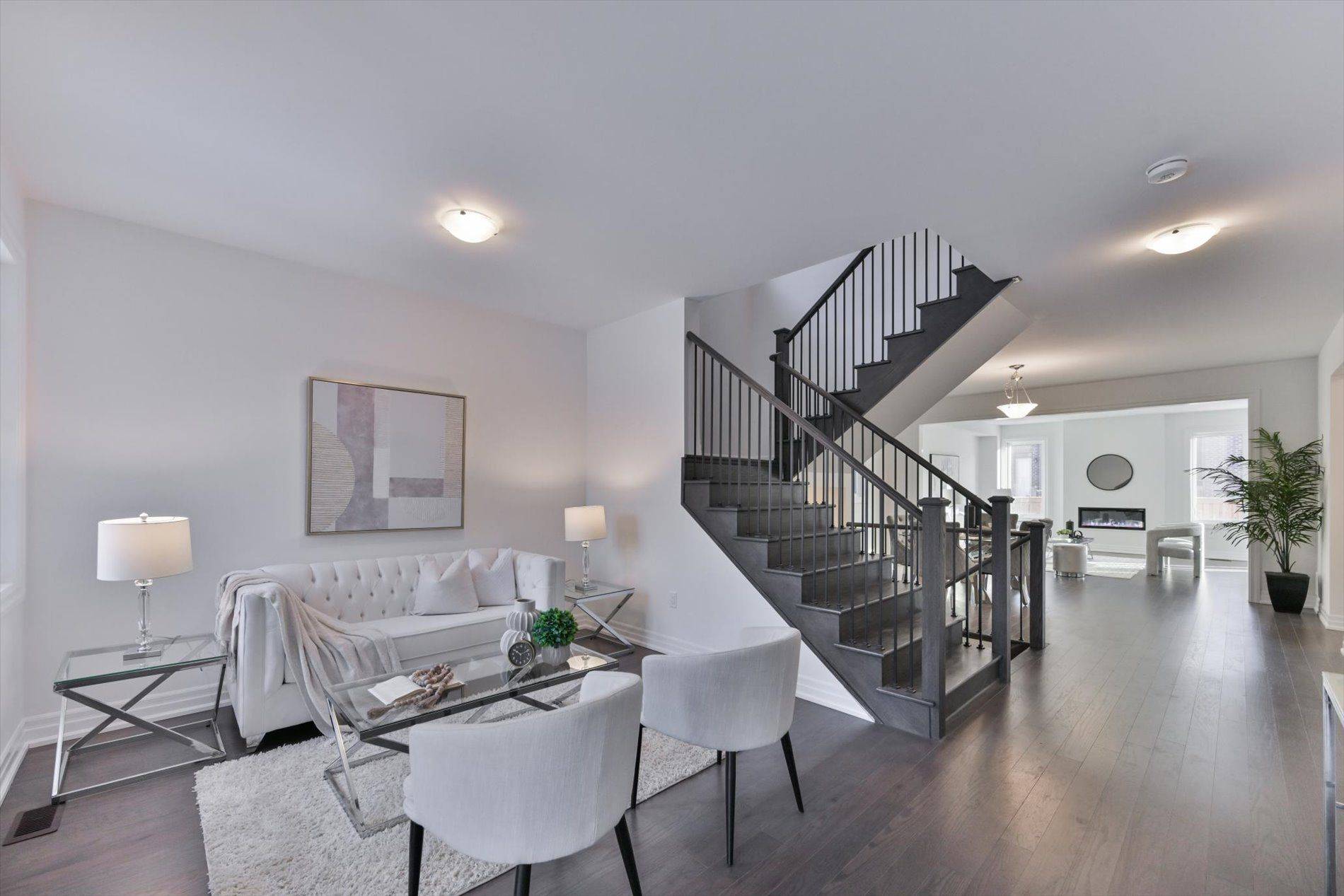 Pickering, ON L1X 0N9,2858 Foxden SQ