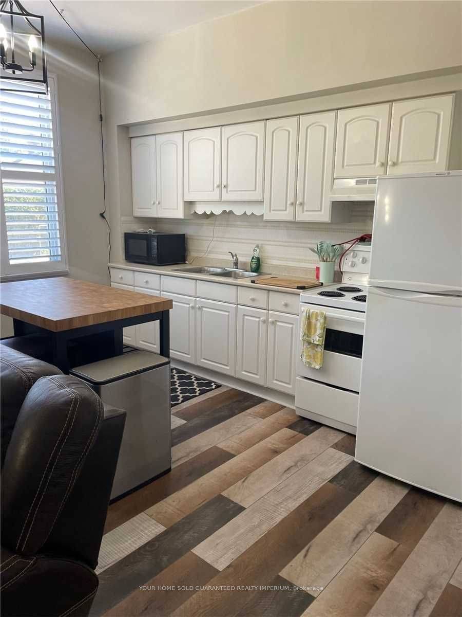 Clarington, ON L1C 6E1,2906 Hwy 2 HWY E #4