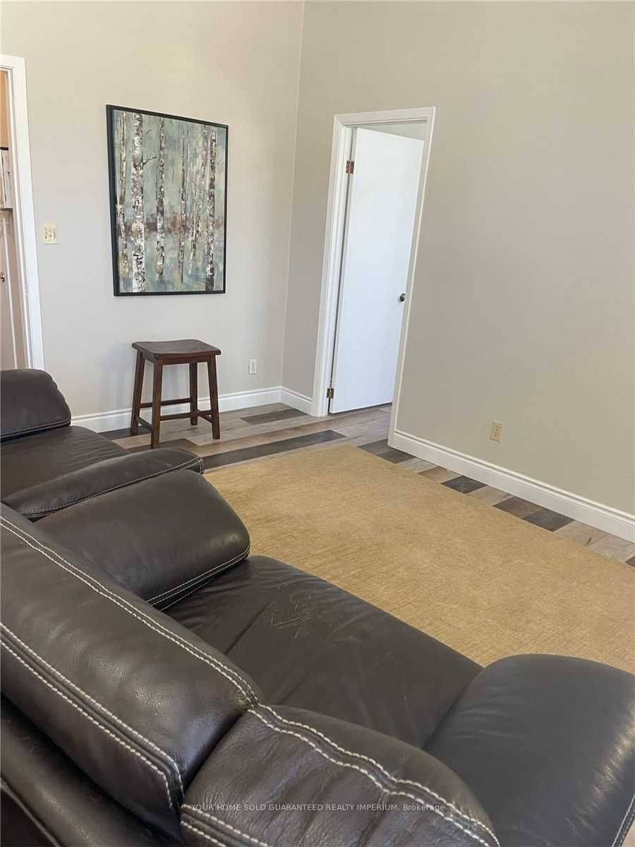 Clarington, ON L1C 6E1,2906 Hwy 2 HWY E #4