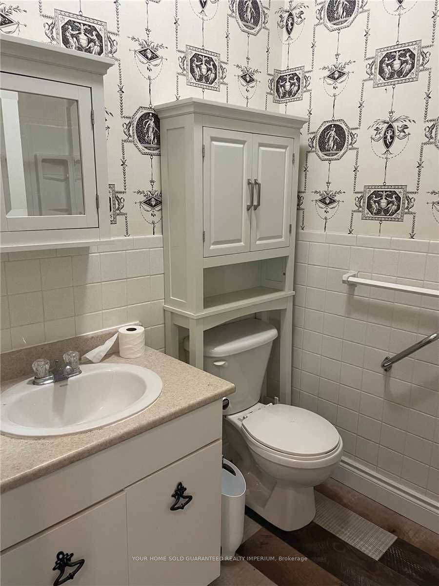 Clarington, ON L1C 6E1,2906 Hwy 2 HWY E #4