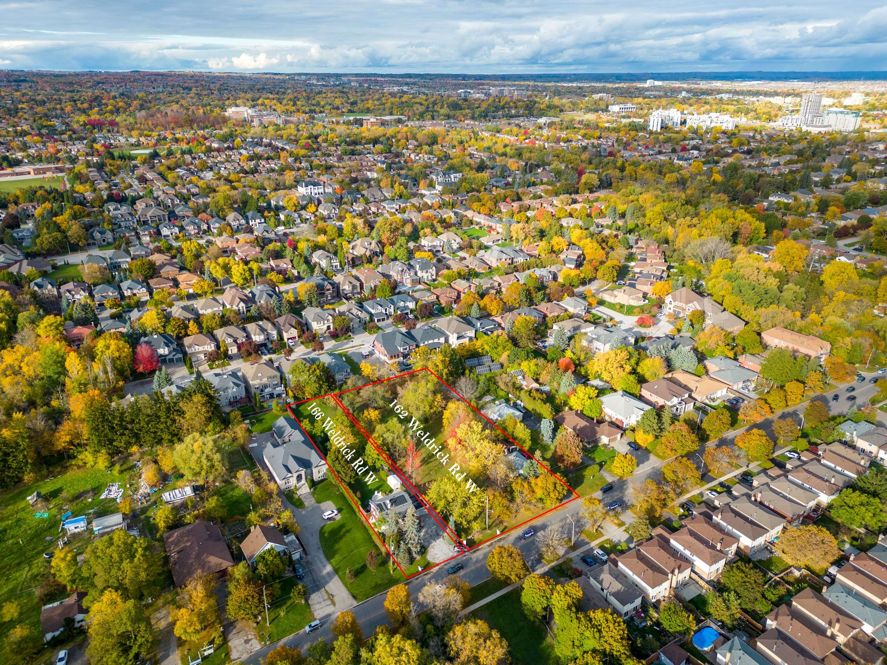 Richmond Hill, ON L4C 3V1,162 Weldrick RD W