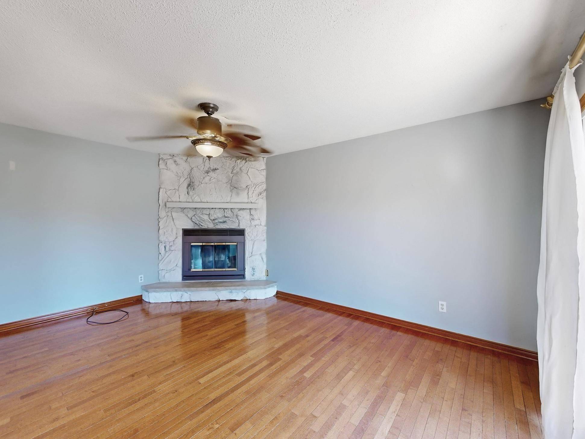 Georgina, ON L4P 1L1,25 Shirlea BLVD