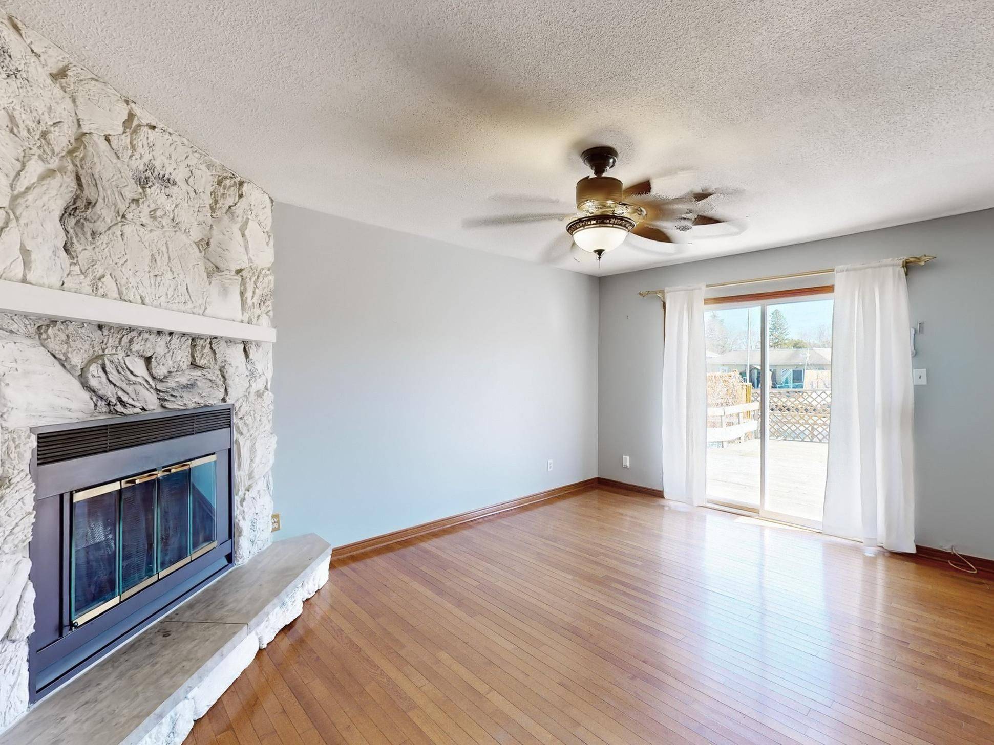 Georgina, ON L4P 1L1,25 Shirlea BLVD