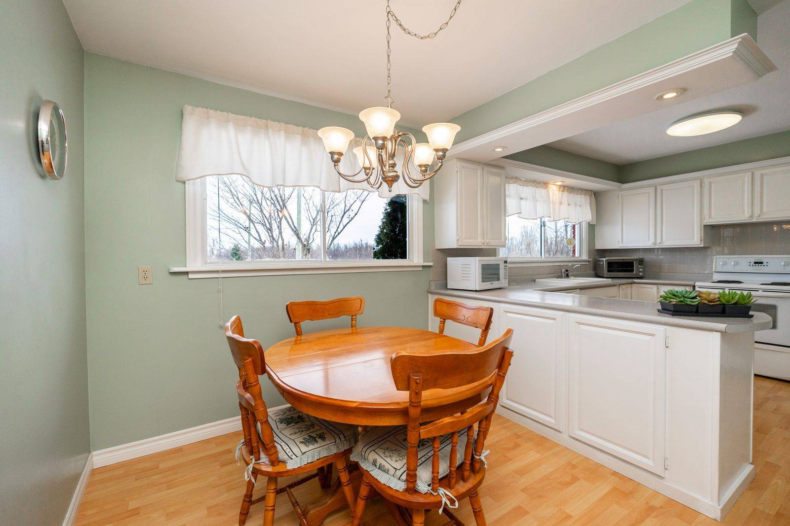 Oro-medonte, ON L0L 2L0,1572 4 Line N