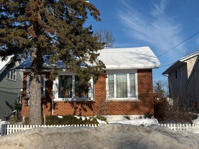 Collingwood, ON L9Y 2E9,25 Ninth ST