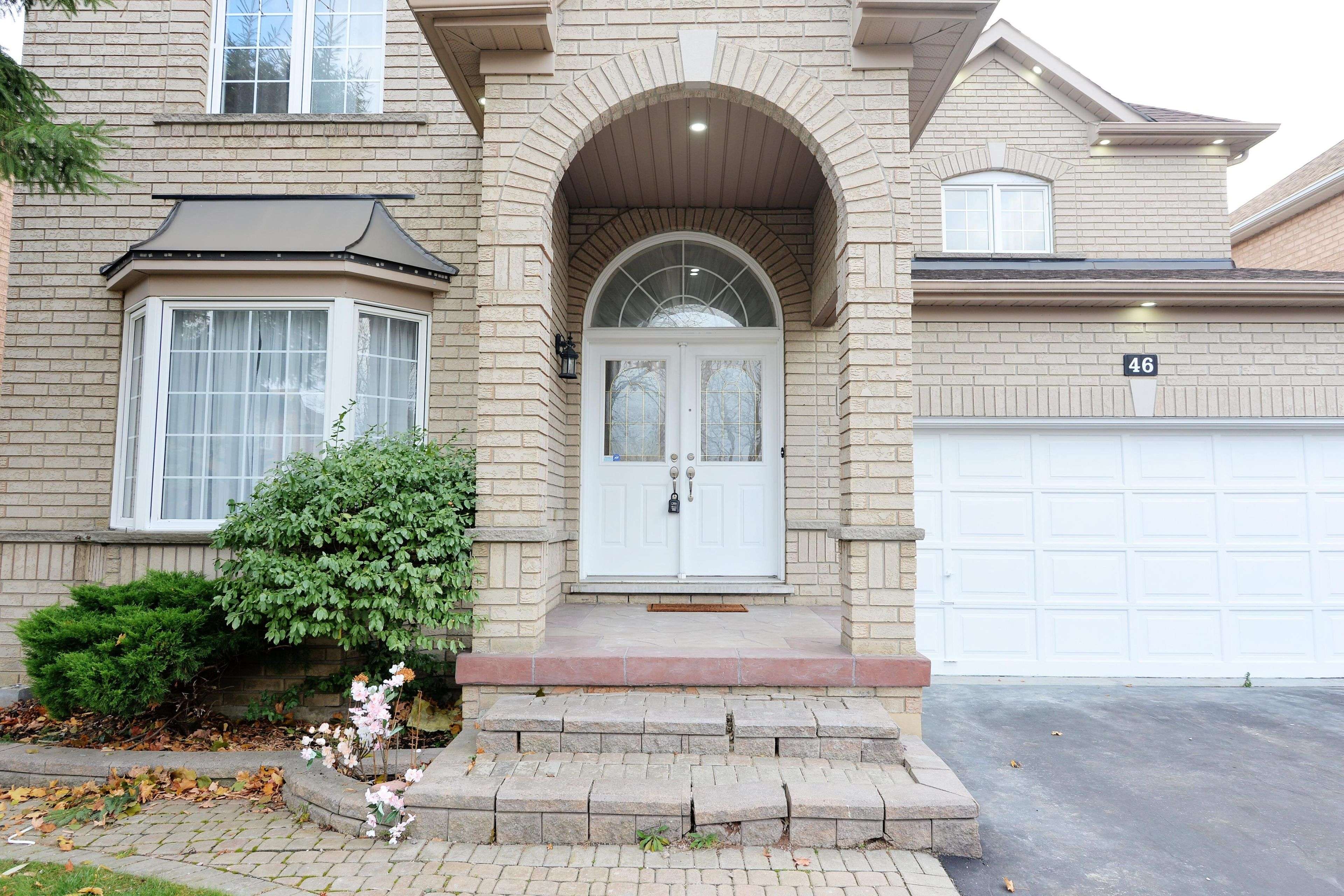Brampton, ON L6Z 3B7,46 Mint Leaf BLVD